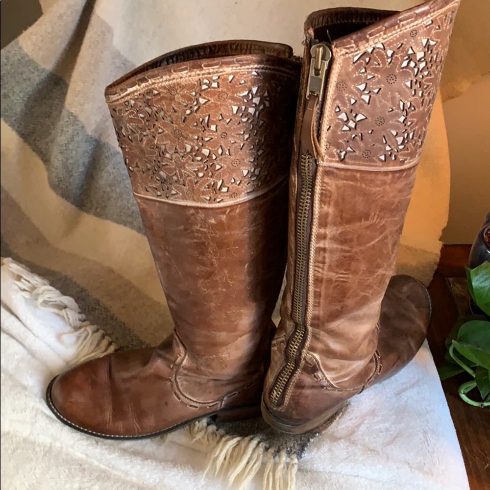 Corral Charlotte riding boot. Distressed leather